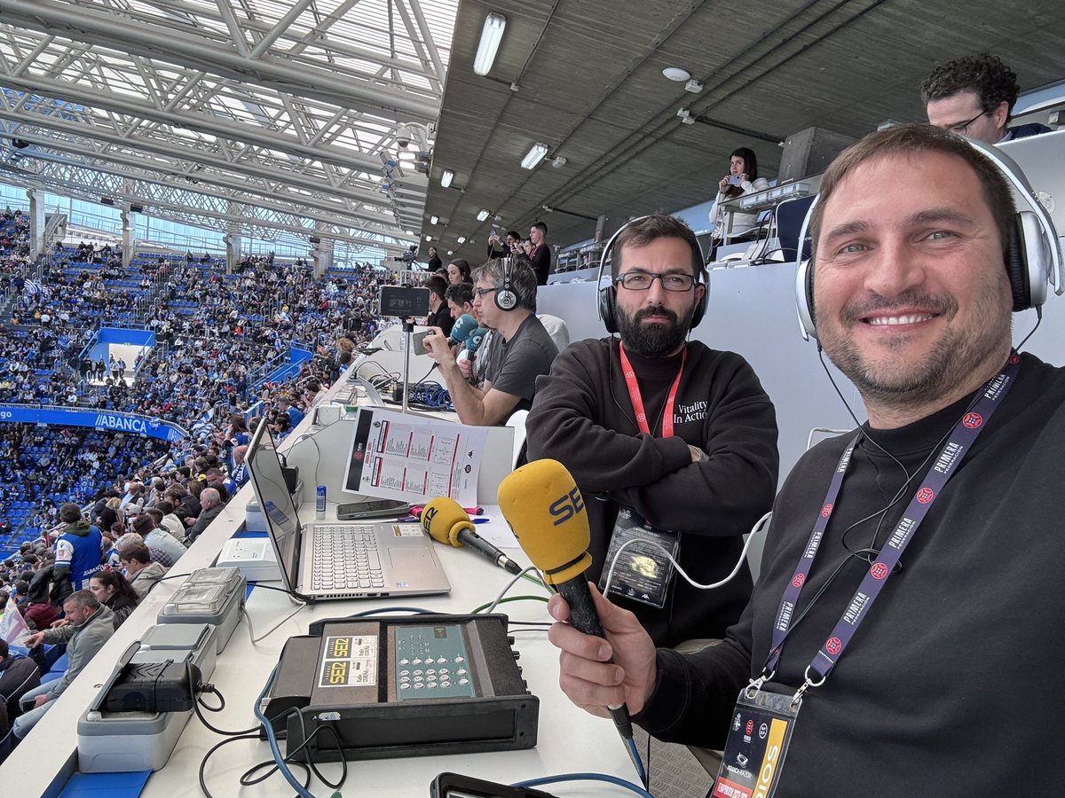 Todo listo en Riazor para un partido más por el objetivo🏟️ Hoy toca derbi gallego ante el @CD_Arenteiro Vuelve Paris al once Como lo veis?? #ForzaDépor