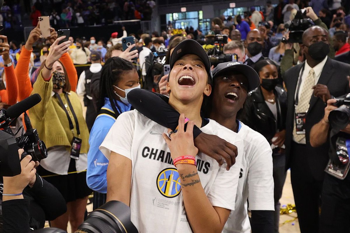 Candace Parker is my GOAT. She’s done it all. One of the greatest careers we’ll ever see. Thank you for everything and enjoy retirement 💕