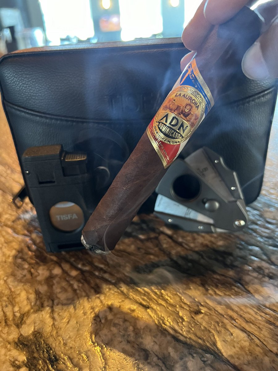 How did you all start your afternoon? It’s a La Aurora Dominican DNA. @LaAuroraCigars @xifeicigartools #LaAuroraCigars #LaAuroraDominicanDNA #XifeiCigarTools #CigarLifestyle #CigarCulture #CigarSociety #CigarOfTheDay #SmokeClassy #BOTL #SOTL #CigarEnvy #PSSITA #CigarsWithClass