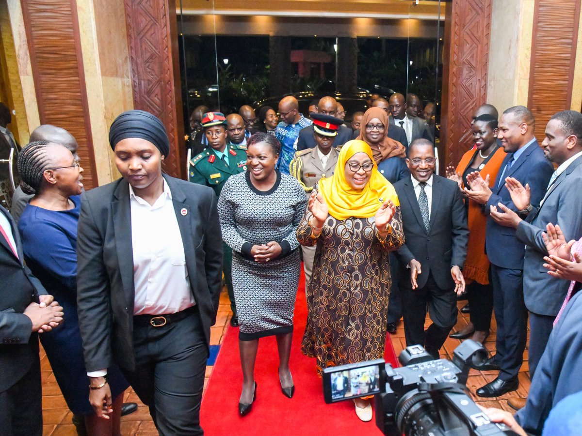 This evening I was honoured on behalf of H.E President William Ruto to receive Her Excellency Mama Samia Suluhu Hassan,  President of the United Republic of Tanzania.

Mama Suluhu arrived in the country for World Bank’s International Development Association (IDA) for African
