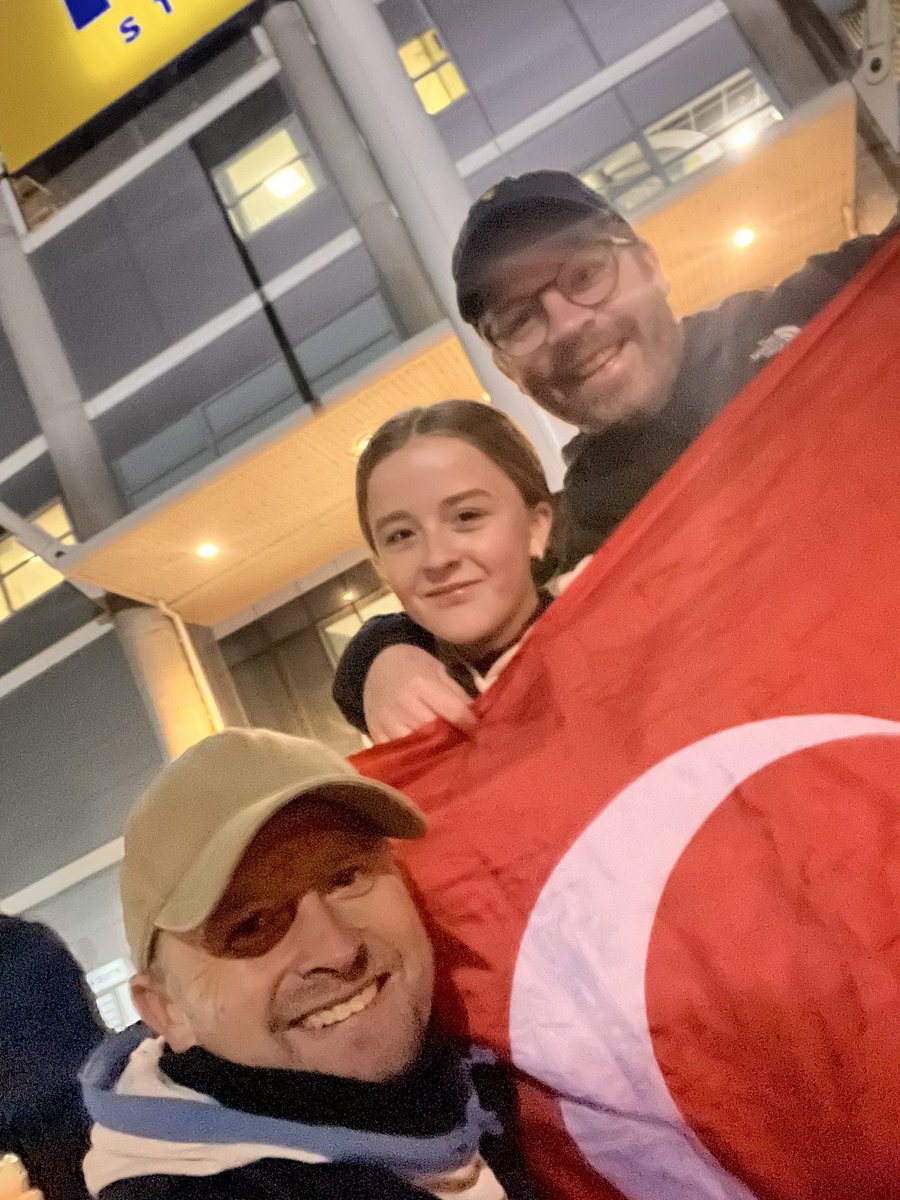 Mousseman2's tweet photo. What a night with family and friends watching @HullCity Thanks to @TanKeslerHCAFC #UTT 🐯🐯 https://t.co/o4ALqjriJ5