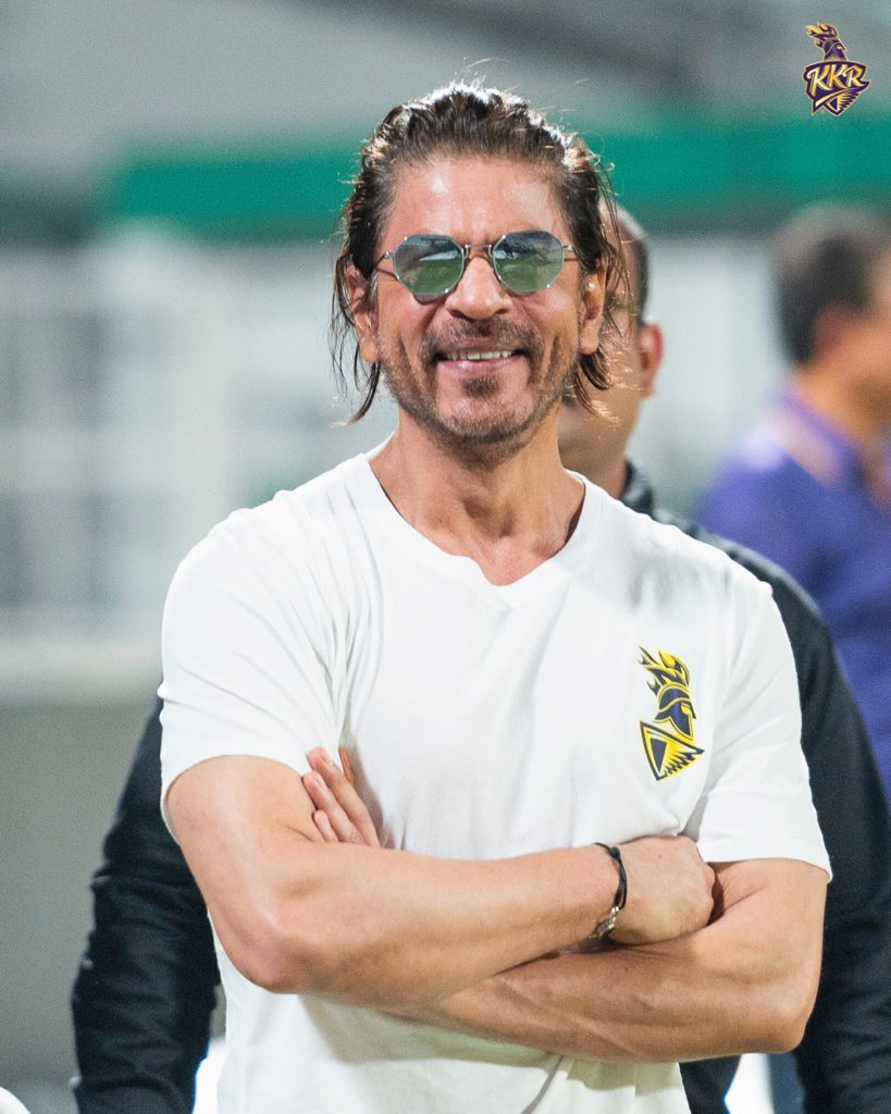 #ShahRukhKhan at the Eden this evening.💜💜
#AmiKKR