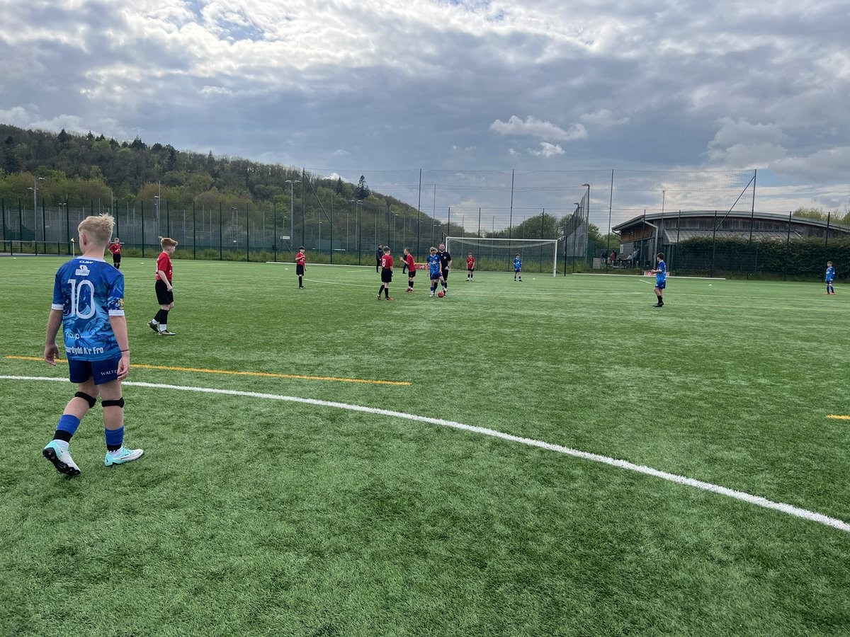 Our U12 Boys put in a dominant performance in the @WSFA_InterAssoc Semi Final v @WrexhamSFA & booked their place in the National Final.
Every squad member has played a vital part throughout the season & the boys deserve an opportunity to defend their title.

#SchoolCountyCountry