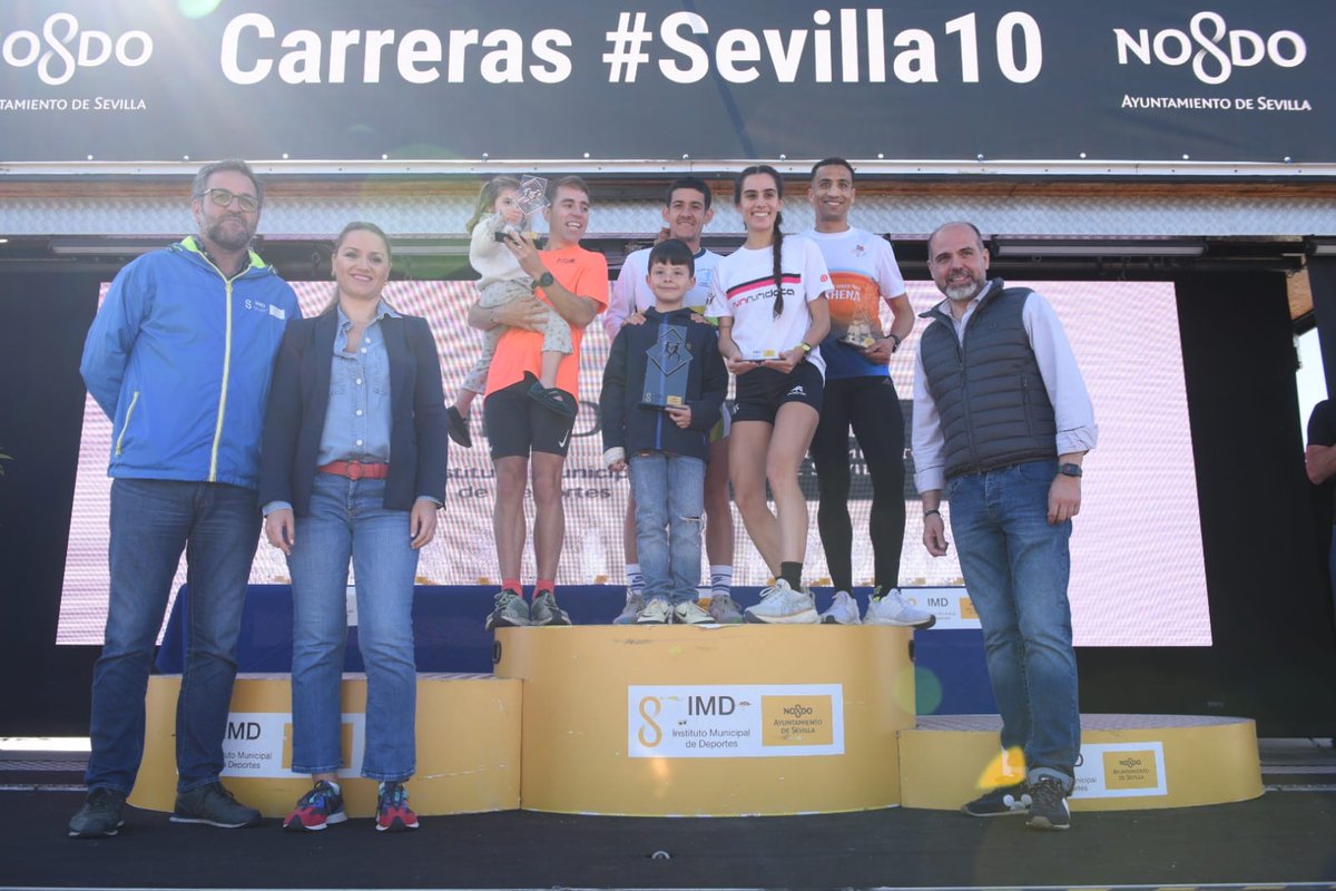 💥 Casi 8000 corredores han participado en la primera carrera del Circuito #Sevilla10 🏁: Nervión-San Pablo @elcorteingles. 🏃🏼‍♂️‍➡️ Ganador masculino: Alejandro Garrido (31:43) 🏃🏻‍♀️‍➡️ Ganadora femenina: Tamara Pérez y Carmen (35:05) ¡Apúntate a la próxima! imd.sevilla.org/programas-depo…