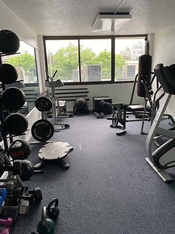 McLeodTheAgent's tweet photo. Don't miss out on this high-rise studio with spectacular amenities in prime location in the nestled in downtown Worcester at #MadisonTower. This stylish studio offers convenience and comfort in one. 
#WorcesterMA #WorcesterRentals #WorcesterApartments https://t.co/lYfO0I37bw