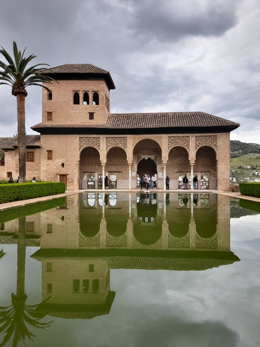 El Partal.

No me cabe duda que en Granada tenemos una gran joya.

La Alhambra - Generalife. 😍