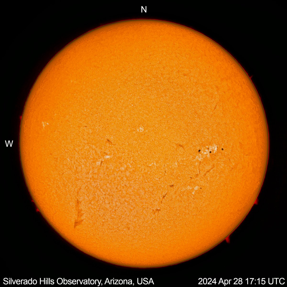 Today's H-alpha Sun in good seeing at 17:15 UTC.