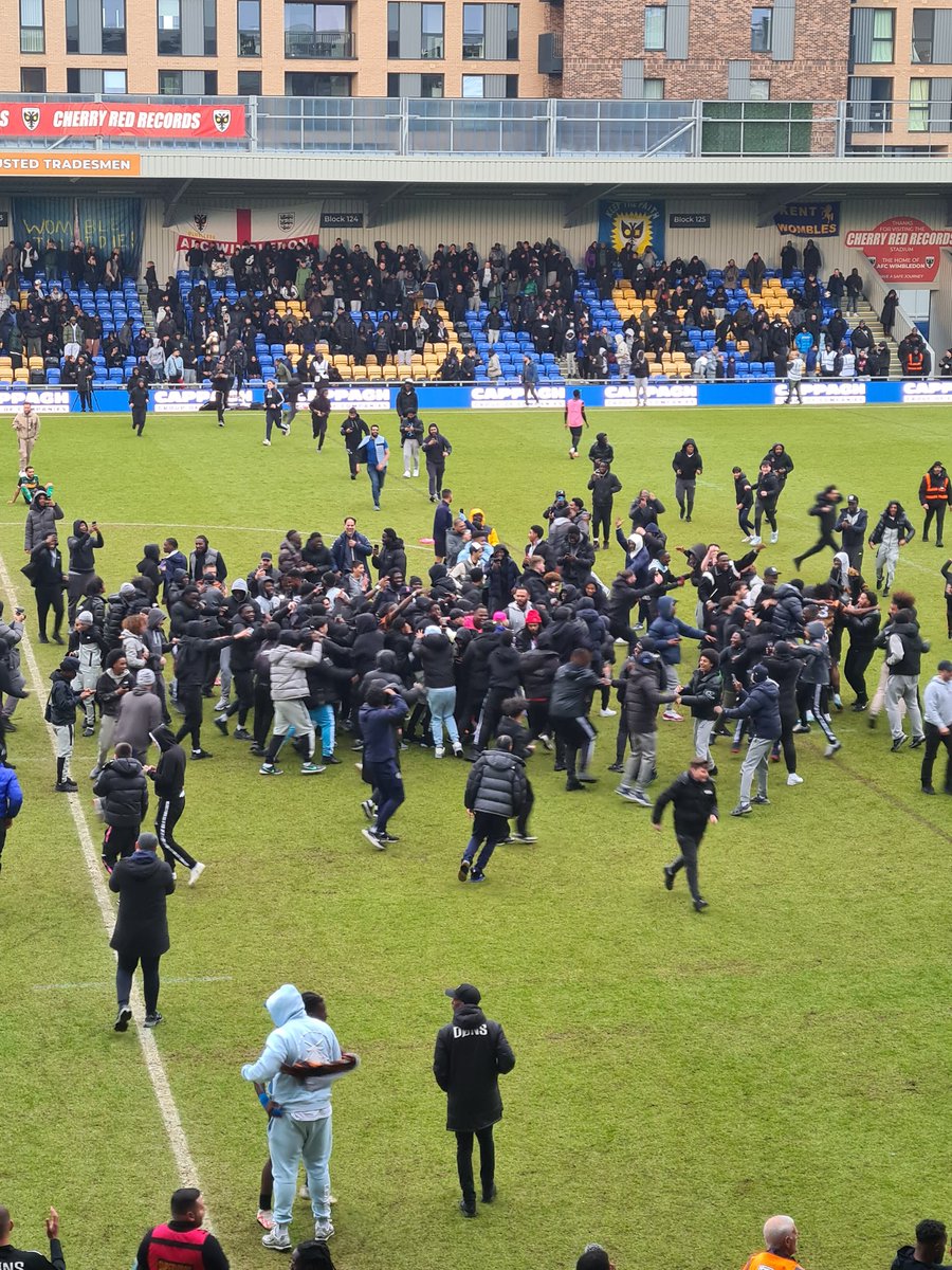 @sedonsfc @BaitezeSquad 𝗟𝗢𝗡𝗗𝗢𝗡 𝗖𝗨𝗣 𝗖𝗛𝗔𝗠𝗣𝗜𝗢𝗡𝗦 🏆 They've done it! @BaitezeSquad bring the London Cup back to East London! Many congratulations to Tommie and all the boys 👏