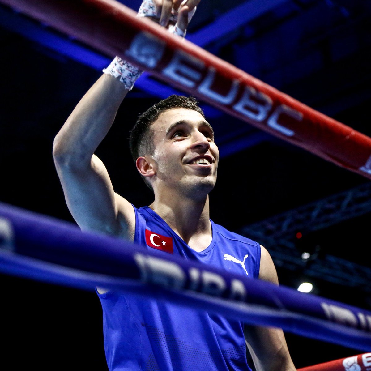 SAMET GÜMÜŞ AVRUPA ŞAMPİYONU 🇹🇷🥊🏅

Sırbistan’da düzenlenen Avrupa Boks Şampiyonası’nda 51 Kg final müsabakasında Macar rakibini mağlup ederek Avrupa Boks Şampiyonu olan #SametGümüş’ü tebrik ediyor başarılarının devamını diliyorum. 💪🏼

Hedef #2024ParisOlimpiyatları 🏅