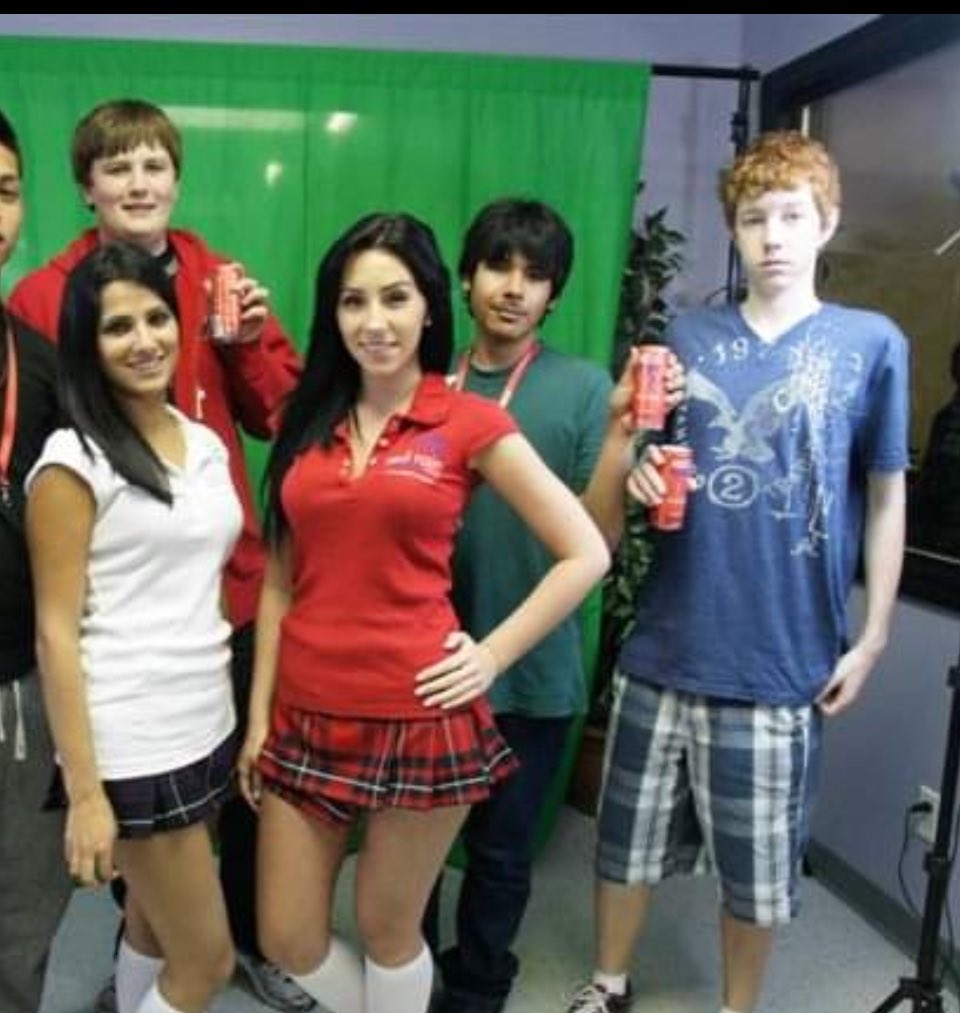 Just ran into a WGG! Day 1 gamer.. Shoutout to Todd Cleland “Legacy” <a href="/Eh_LeGacY/">Legacy</a> who is here at the Sport Card Expo -Toronto .. LFG!!!