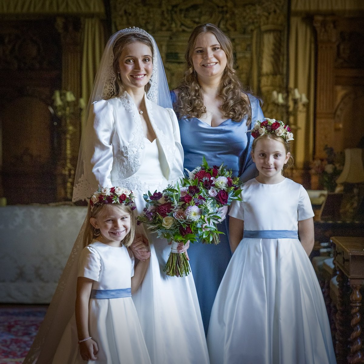 The Bridal Team 👰
#WeddingCeremony #CeremonyFlowers #WeddingFlowers #WeddingFlorist  #KnebworthHouse #Hertfordshire #HemelHempstead #MaplesFlowers

📸 @milliepilkingtonphotography