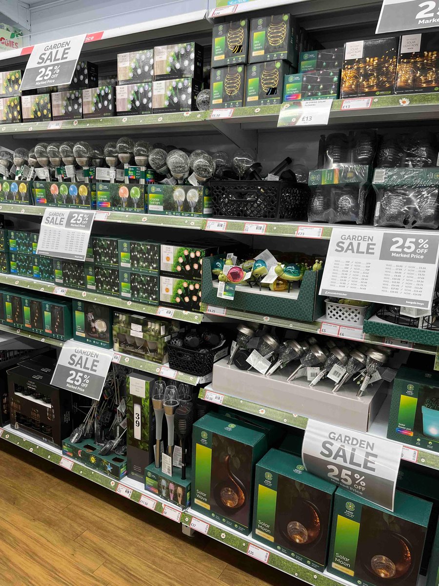 Get your garden summertime ready with the massive range of outdoor lights available in Poundstretcher! ✨ Included in the 25% off garden sale!!
