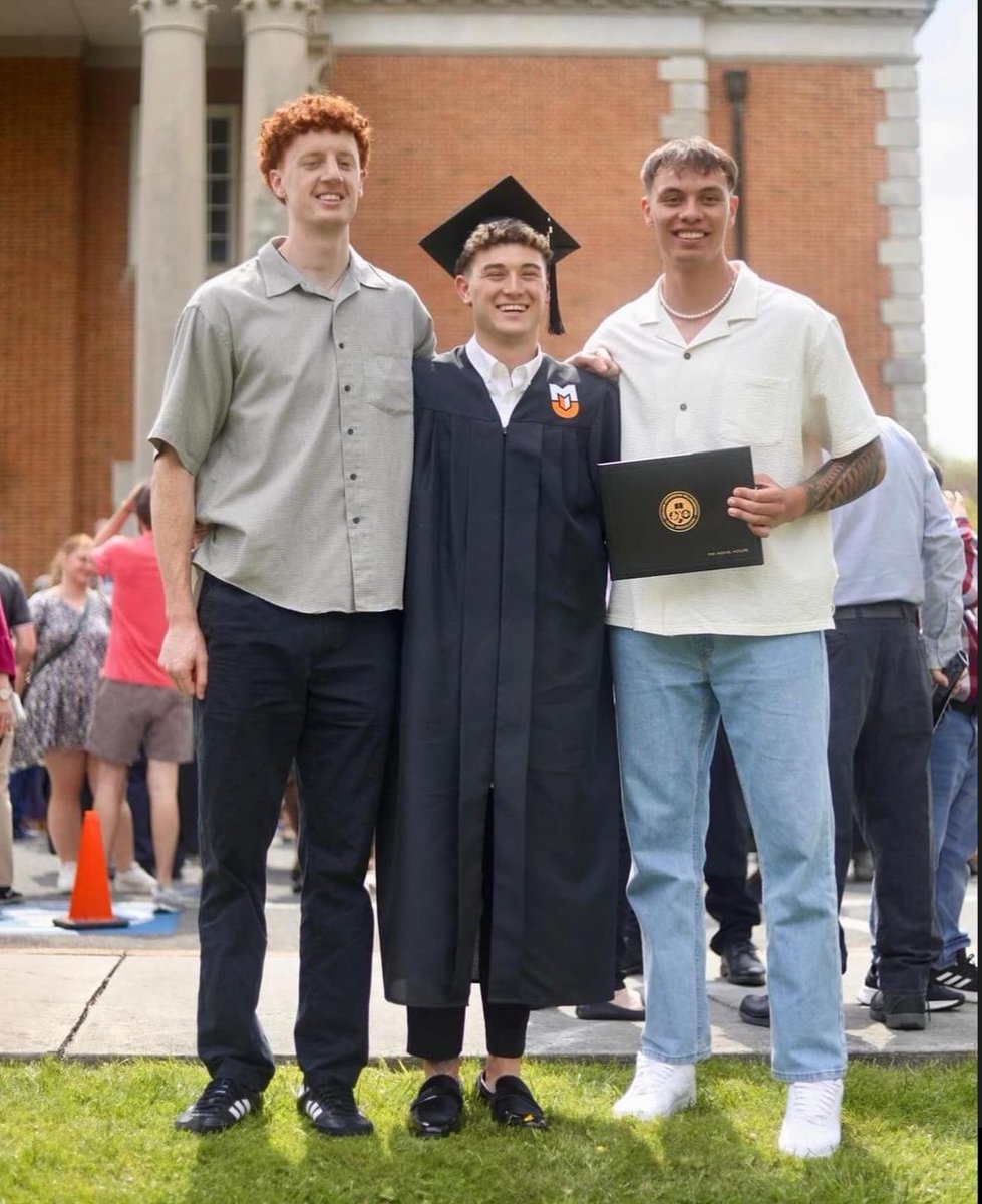 Congrats to our 2024 Grad, Finn McClure 🎓

#RunAsOne x #BuffStrong