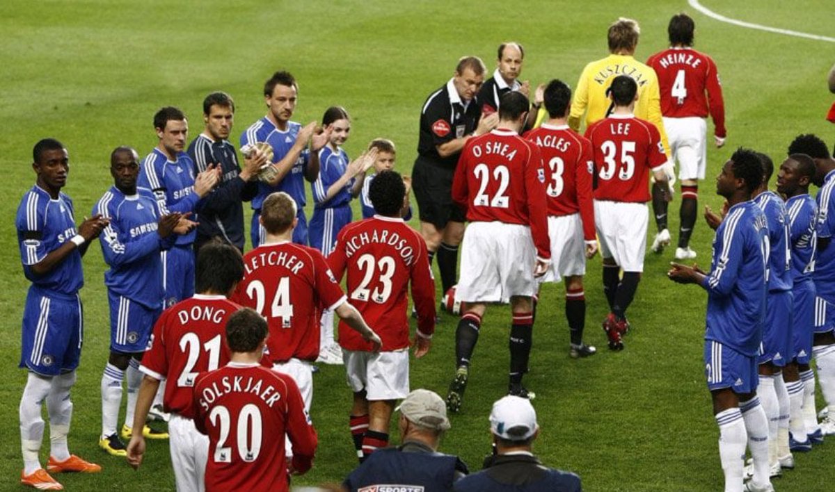 United nowhere near a title race when we used to make teams give our reserves a guard of honour. We were so fucking spoiled under SAF 😭