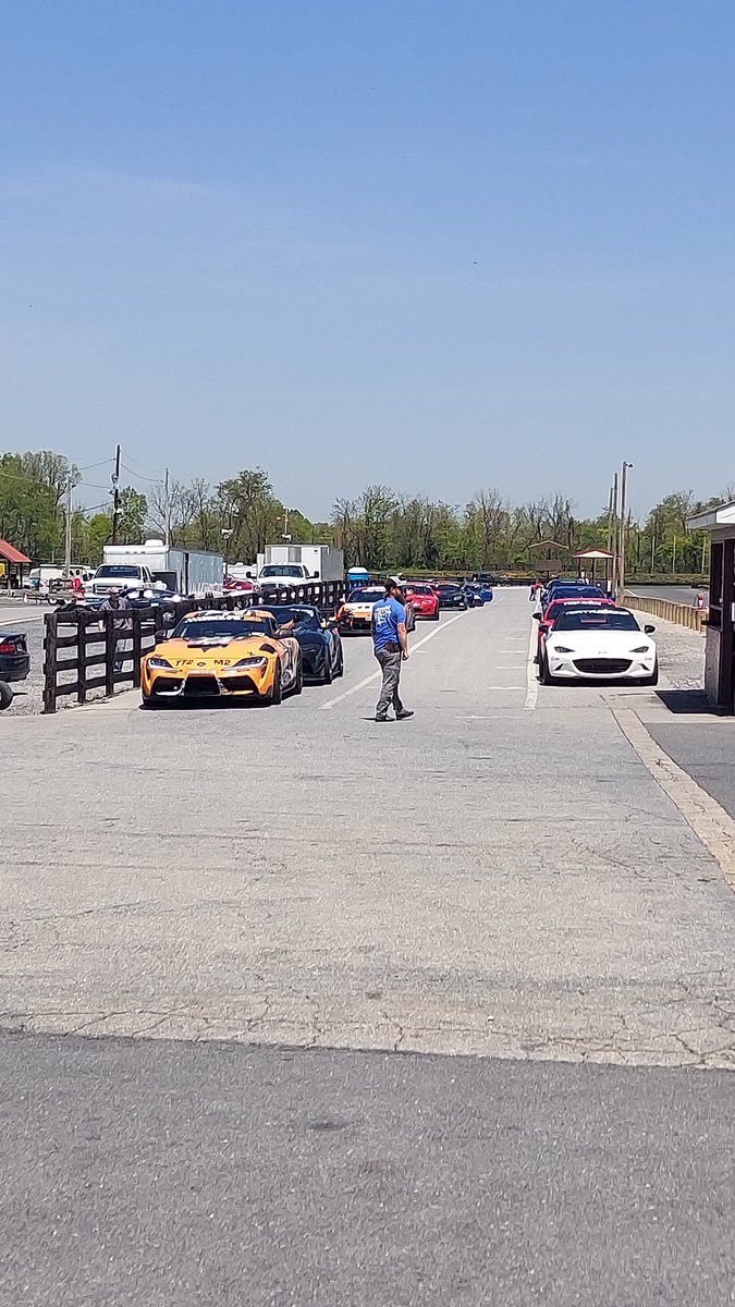 A warm and sunny Summit Point day for running laps at the fourth HPDE/TT event ☀️