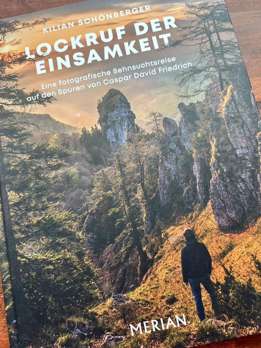 Quelle merveille, ce livre de Kilian Schönberger qui tente de recréer en photographies les ambiances des tableaux de Caspar David Friedrich ! @MERIAN_de @Schoenberger_K