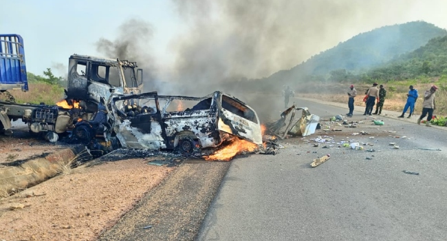 JUST IN: 19 Die In Kogi Auto Crash channelstv.com/2024/04/28/jus…