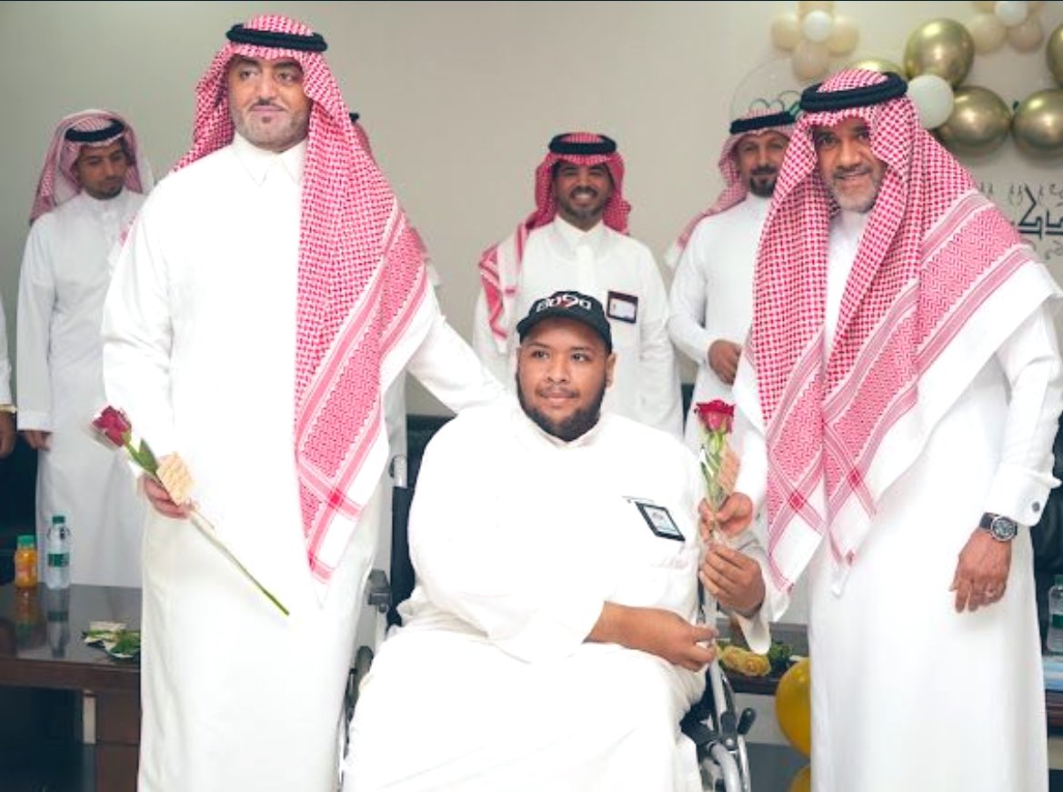 362Essa's tweet photo. أشخاص ناجحين إنه شاب طموح واعلامي مبدع، ولكن ما يميزه بشكل خاص هو أنه من ذوي الاحتياجات الخاصة  ابن #الأحساء …
 يعتبر عبدالله بن سعد بورسيس بطلاً حقيقيًا.
#المنطقة_الشرقية 
@APD_ksa https://t.co/VzDBBB17Do