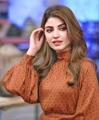 Here she is, I won’t mind to be blind to consider her the top rated beauty icon who exists!  If I don’t feel so then I'll go in expense of stock of my penny & try to fix as if I can remain blind to admire her beauty, solely. And she is...
#KinzaHashmi