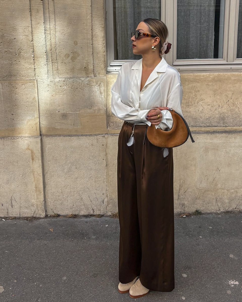 Step out in style with an all-silk look that exudes confidence.
@luteceetmoi
🔎Tie-Detailed Silk Blouse
🔎Watershine Silk Wide-Leg Pant
#lilysilk #Livespectacularly #LILYSILKSS24 #StateofWonder