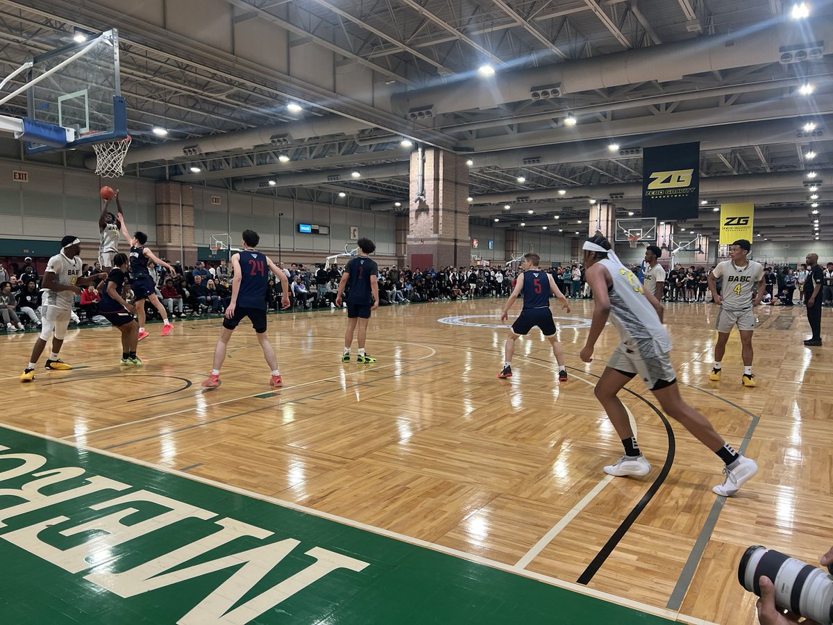 Terrific environment for the 17U championship here at @ZeroGravityBB #TheLaunch 🚀 BABC v. Mass Rivals Select Leo Papile v. Scott Hazelton Doesn’t get better than that. @thebabc | @RivalsNation