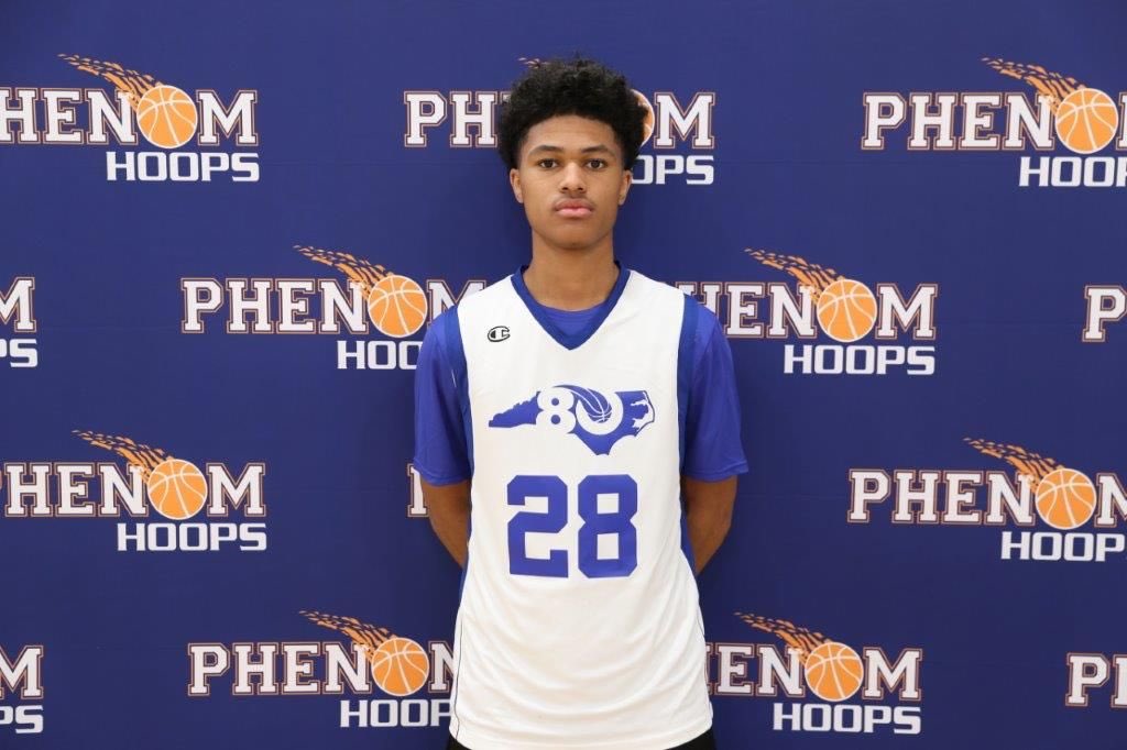 6’3 2025 Chris Rivens @ChrisRivens (@Cap_CityCLT) continues to make major strides in his game. Skilled guard. Scoring the basketball from all 3 levels. Good frame & athleticism. Really good in catch & shoot. Also, capable off the bounce. #PhenomHoopStateFinale