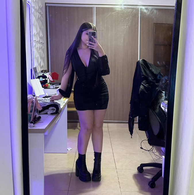 &Uacute;ltimamente me olvido de subir fotos y cositas por aqu&iacute;, perd&oacute;n 🥺🫶🏻  Hoy hay stream, vamos a ver el partido