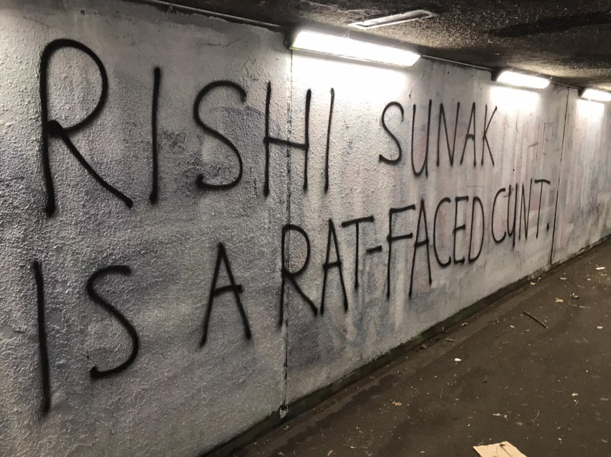 Socket1Sophie's tweet photo. Pretty basic graffiti but I can certainly get behind the sentiment! https://t.co/jDxqklULxj