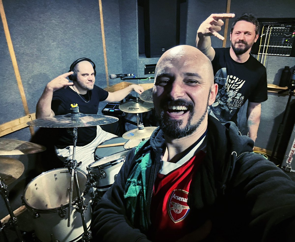 Great rehearsal and the day of the North London Derby! Spurs vs @Arsenal… after we won Tom wouldn’t answer my text messages! 🤣🤣 We cannot wait to return to @Hangar18MV for Station 18 Festival to see many friends and make noise! See you there! 🤘🖤 whiteravendown.com #WRD