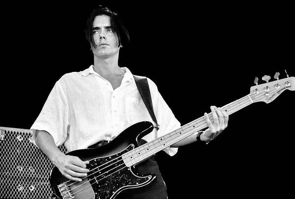 Wishing a happy birthday to former Lush bassist Phil King!