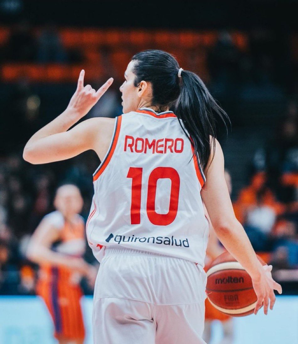 𝙑𝘼𝙇𝙀𝙉𝘾𝙄𝘼 𝘼 𝙇𝘼 𝙎𝙀𝙈𝙄𝙁𝙄𝙉𝘼𝙇 🔥🔝 Leticia Romero guía a su equipo a la semifinal de los #PlayoffsLFEndesa 8 puntos, 7 rebotes, 7 asistencias. Brutal.