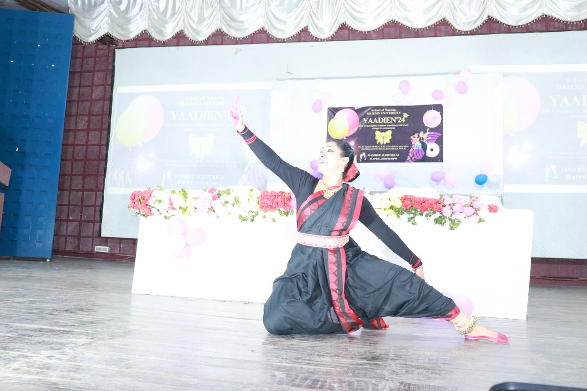 driems_official's tweet image. Farewell echoes of laughter and tears linger from Yaadien Nursing's heartfelt goodbye at Jayashree Auditorium, DRIEMS University. Memories cherished, bonds eternal. #YaadienNursingFarewell #DRIEMSUniversity #MemoriesForever
