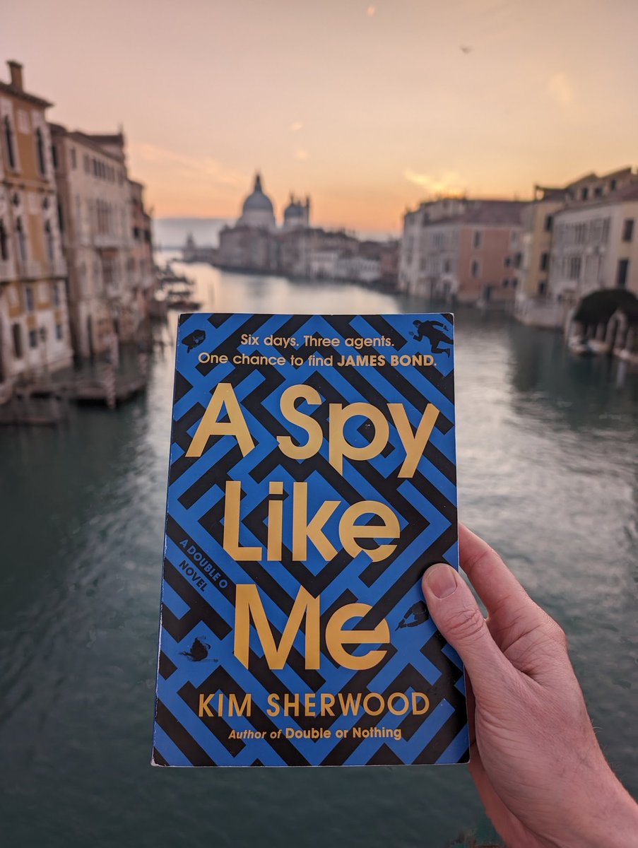 'Let’s not make the mistake so many critics made with Fleming. Let's not wait decades to appreciate what we have here: a tremendous thriller which is also great Literature.'

#ASpyLikeMe #DoubleO

Review:
licencetoqueer.com/blog/book-revi…
