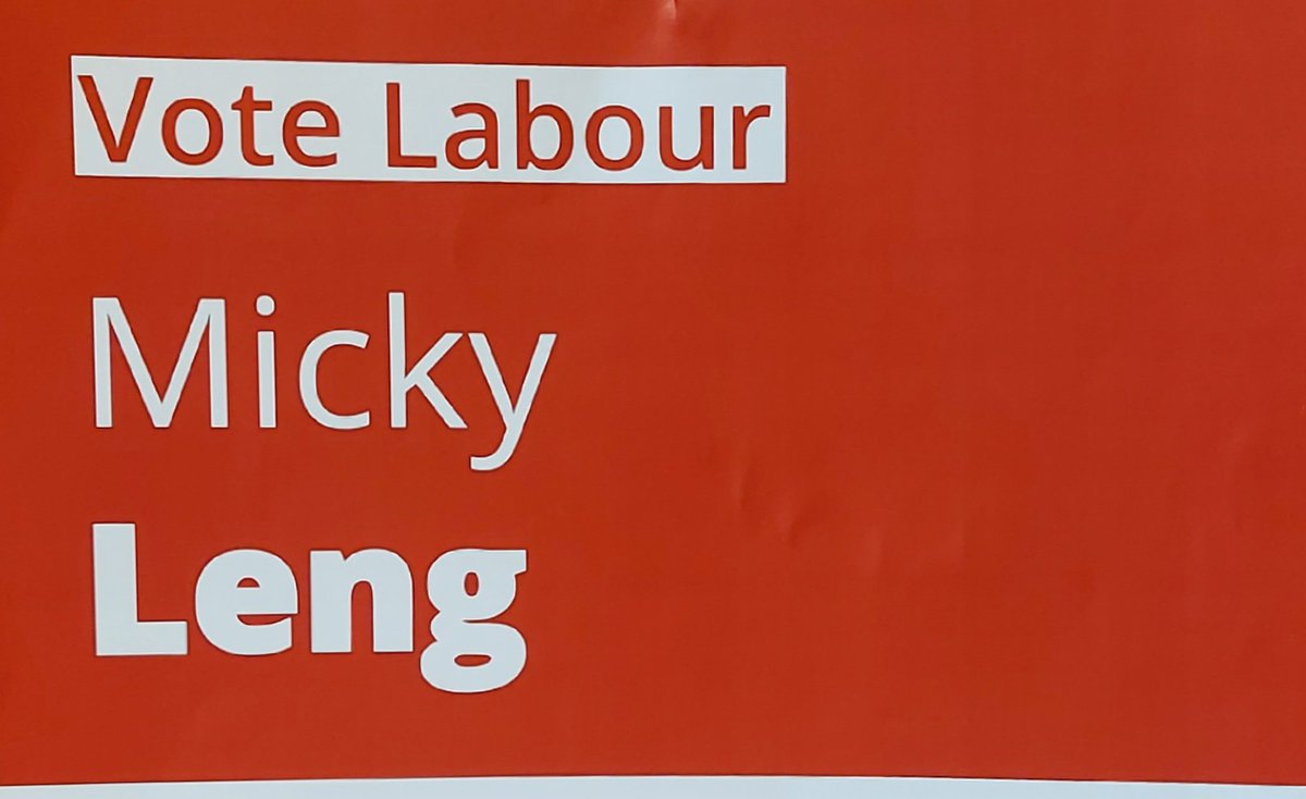 Afternoon delivering our newsletter 👏 Alice & Cllr Alice. Vote Labour on May 2nd 🌹