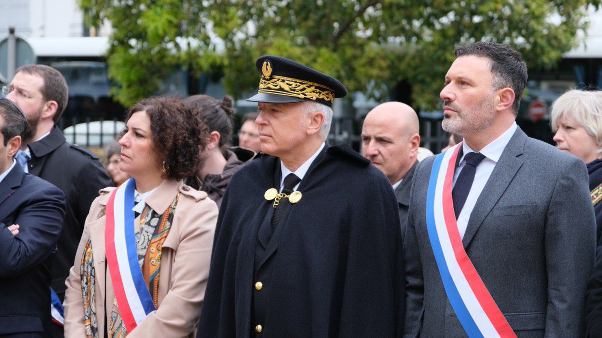 iacovellixavier's tweet image. 🇫🇷 Ce matin aux côtés de Madame la Maire de #Châtillon @AzzazNadege, de Monsieur le Sous-Préfet @Prefet92, du Président du @ConsistoireFr @ElieKorchia, ainsi que des associations d’anciens combattants et du Souvenir Français, des élus locaux, des représentants des cultes. 
Nous