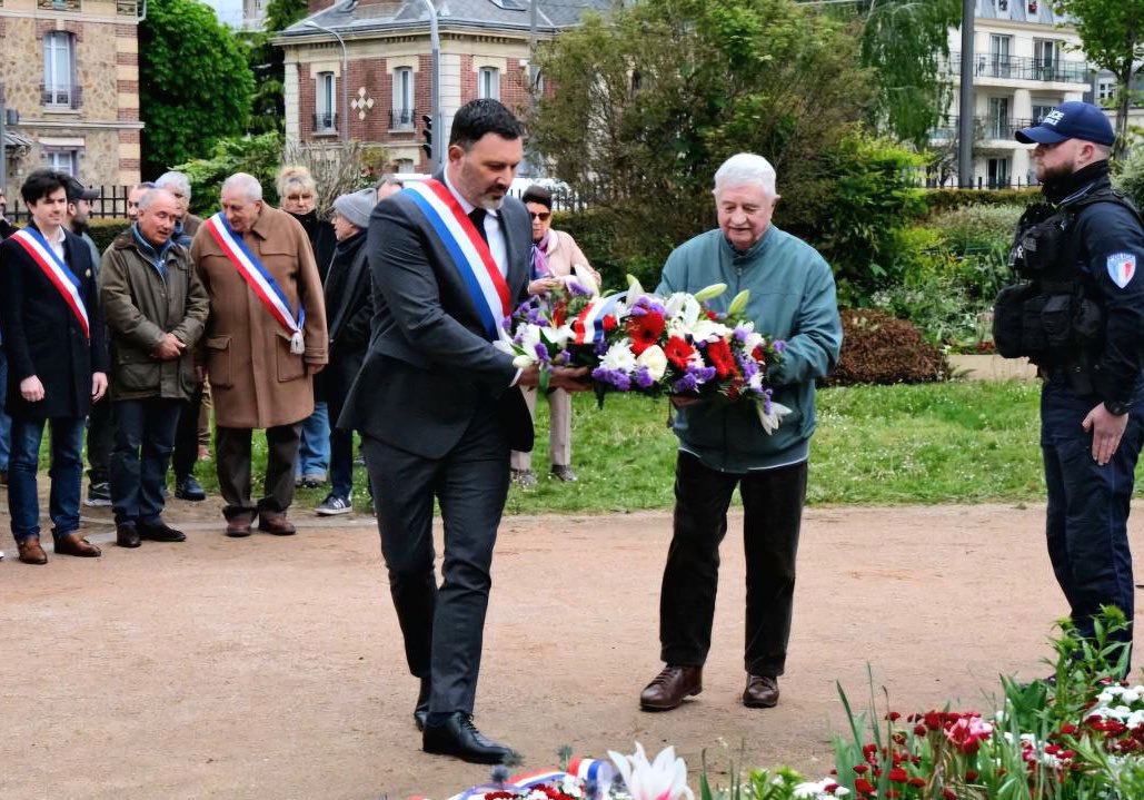 iacovellixavier's tweet image. 🇫🇷 Ce matin aux côtés de Madame la Maire de #Châtillon @AzzazNadege, de Monsieur le Sous-Préfet @Prefet92, du Président du @ConsistoireFr @ElieKorchia, ainsi que des associations d’anciens combattants et du Souvenir Français, des élus locaux, des représentants des cultes. 
Nous