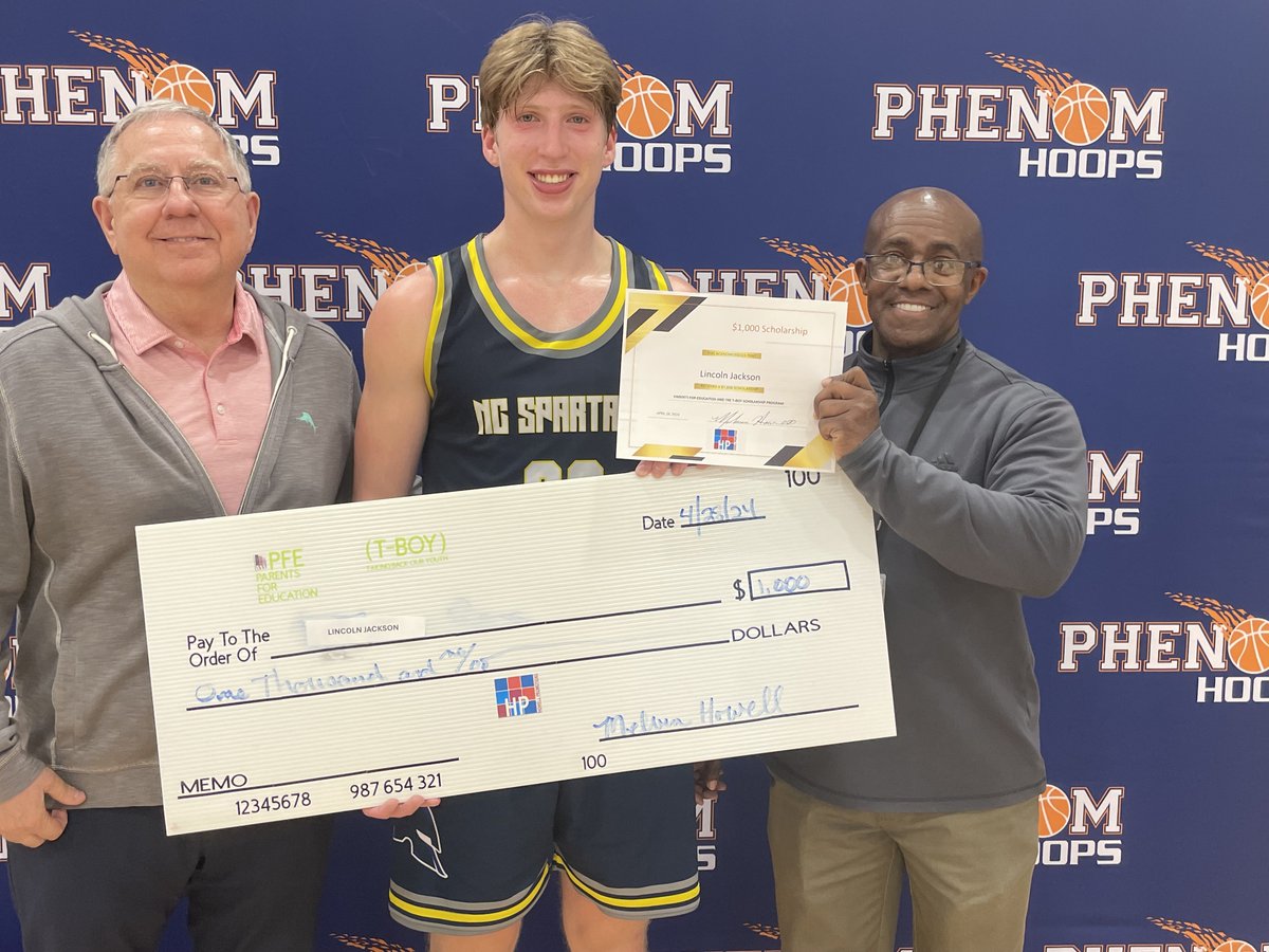 6'5 '25 Lincoln Jackson of @NCSpartans received a $1000.00 scholarship from Parents for Education at the #PhenomHoopStateFinale howellpromotions.com @colbylewis20 @ty1ewis @JeffreyBendel_ @POBScout @CooperOnPaper @Ethan_Reece_ @CoachTJ_13
