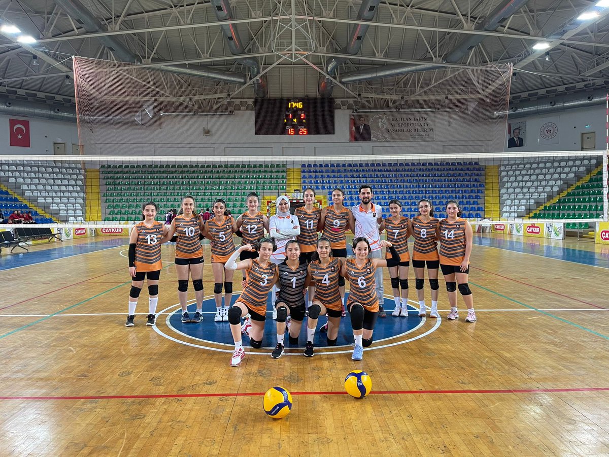 25-28 Nisan tarihleri arasında voleybol küçükler kız grup müsabakaları ilimiz Yenişehir salonunda tamamlandı. 5 ilin katıldığı turnuvayı Çaykur Rizespor takımı kazanarak Türkiye finallerine katılmaya hak kazandı