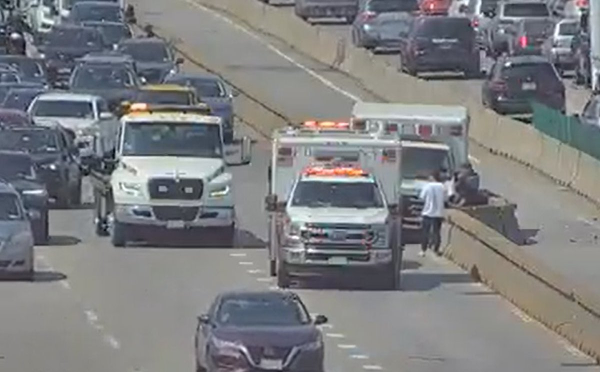WB BQE before the Prospect Expressway there's an accident with 2 left lanes blocked. Traffic is jammed in both directions between the Prospect and Atlantic Ave @1010WINS