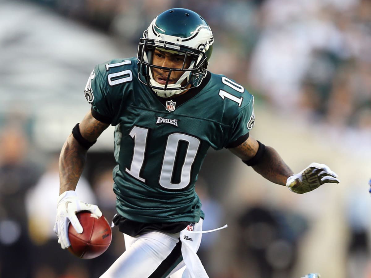 THIS IS AWESOME: Legendary #NFL WR DeSean Jackson has been hired to be Woodrow Wilson high school’s WR Coach and punt return specialist. 

Giving back to kids in the community, an absolute legend, @DeSeanJackson10👏❤️