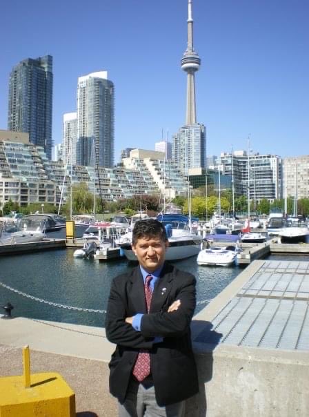 In Front of my Downtown Office 
[ April 28th 2009 ) #resltorlife #realtor #amerrao #downtowntoronto #century21 #torontolife #torontorealestate #cntower #motivation #passion #investinrealestate #chalocanada #overseaspakistanis #welcometocanada