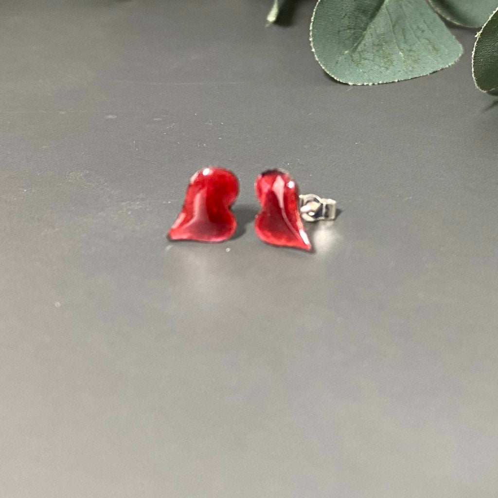 Quirky Enamel Heart Stud Earrings tuppu.net/8b9fd311 #inbizhour ##UKGiftHour #bizbubble #giftideas #UKHashtags #MHHSBD #shopsmall #HandmadeHour #Valentines
