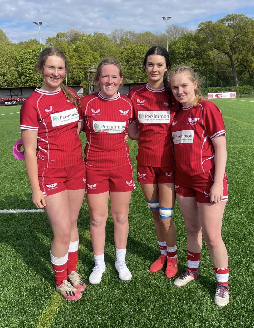 Great to see Catrin, Martha, Ela & Poppy playing for the Scarlets U17s this weekend💪🏽🏉 Well done girls!!
