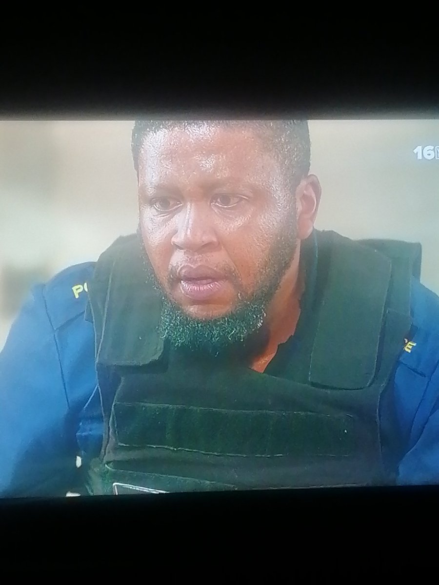 TebogoThale_98's tweet image. This guy is dangerous 👀#code13