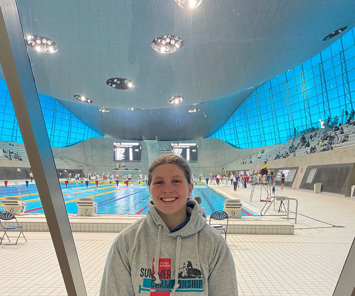 Super proud of @alexdownswim - 1st weekend of London Regional Champs 2024. Hard work + resilience paid off: PBs, finalist for 200 back, 3rd in 17y old girls 800 free - the happiest I’ve seen her indoors for ages! More next weekend (with 1st GCSE in between) #thisgirlcanswim 💪🤩