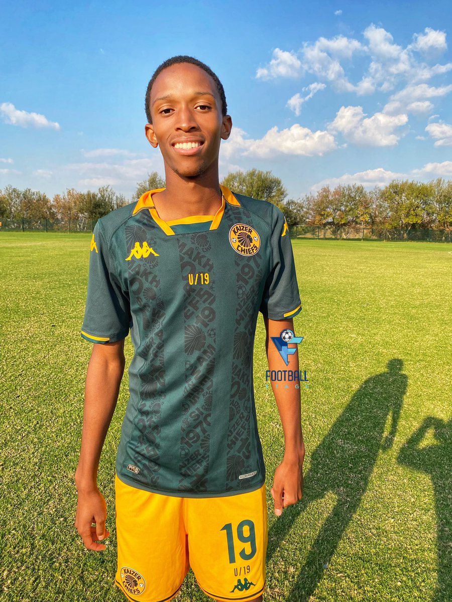 Neymar’s Journey Continues. Onalerona ‘Neymar’ Segoneco has joined Kaizer Chiefs. Neymar played for the Kathorus Hyper Academy before joining the Supersport United Academy and has now joined the young Amakhosi. Congratulations Neymar and all the best at Naturena.