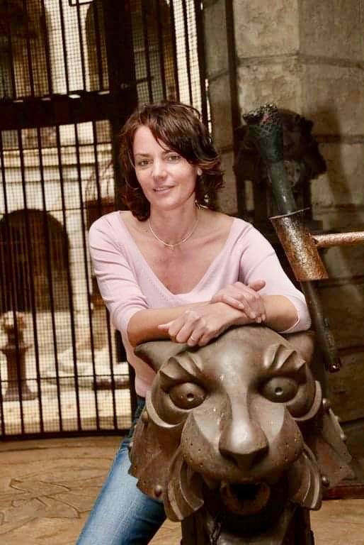 Cendrine Dominguez (animatrice de 1993 a 2002) a déclaré ce soir dans #LesEnfantsDeLaTV qu’elle serait candidate dans la saison 2024 de #FortBoyard