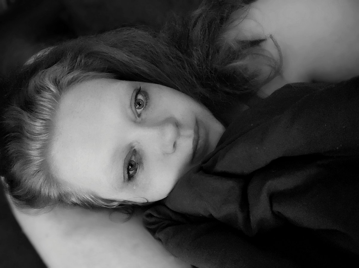 Nooit meer.... 
Nooit meer zal jij me verwennen zoals je me verwende. Nooit meer die heerlijke zoen... Nooit meer die fijne knuffel. 

Nooit meer jij een beetje dominanter dan ik. Nooit meer even helemaal los gaan met jou..Nooit meer 😭 
Ik mis je zo 

Dag mijn lieve schat🖤💔