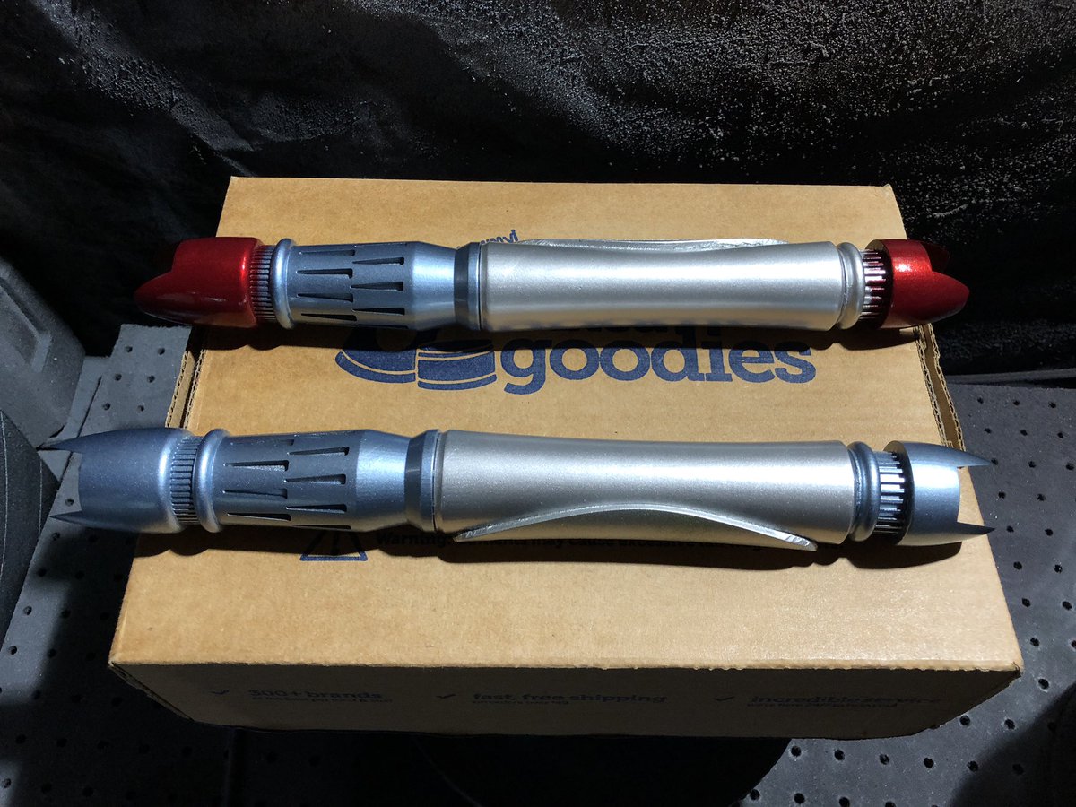 GeekToyLove's tweet photo. Finishing the bodies on the two Force Lances https://t.co/zulE3s8GU3