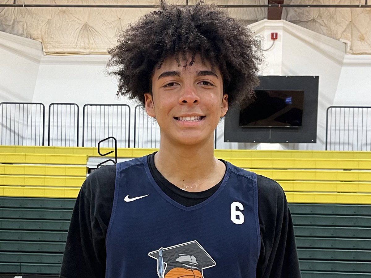 Keep your eye on @warrenjstanton. Big time performance today at the @WCEBball Portland Spring Preview as the West Linn swingman effectively used his length to make plays on both ends, getting buckets around the hoop and tons of deflections on D. Dished out some cool dimes too.